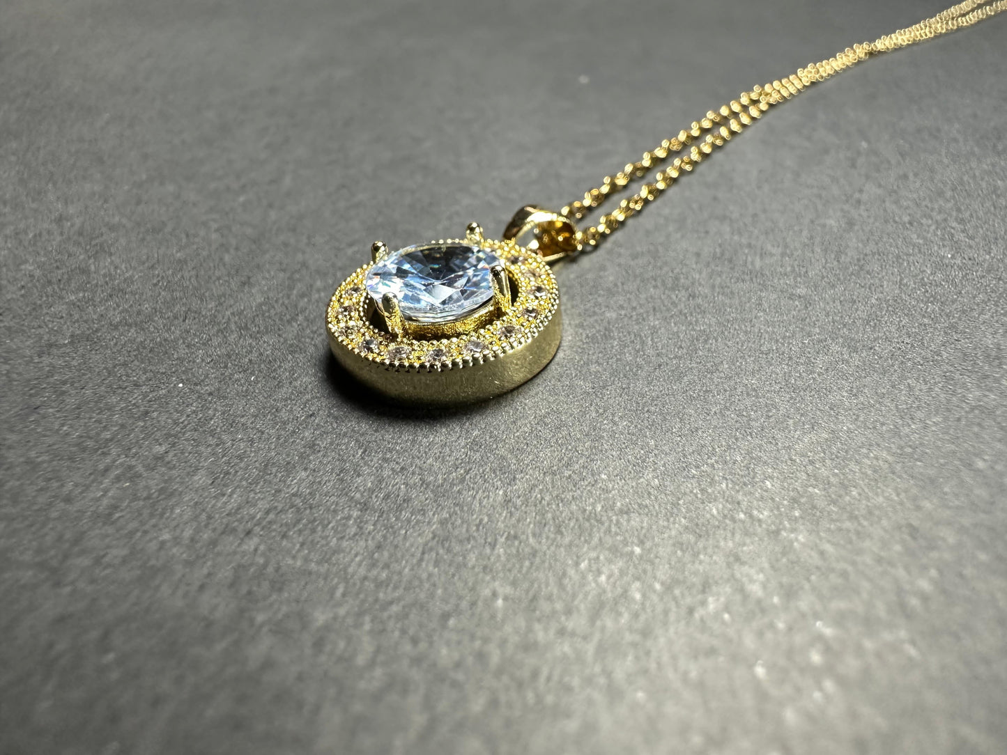 Round Pendant
