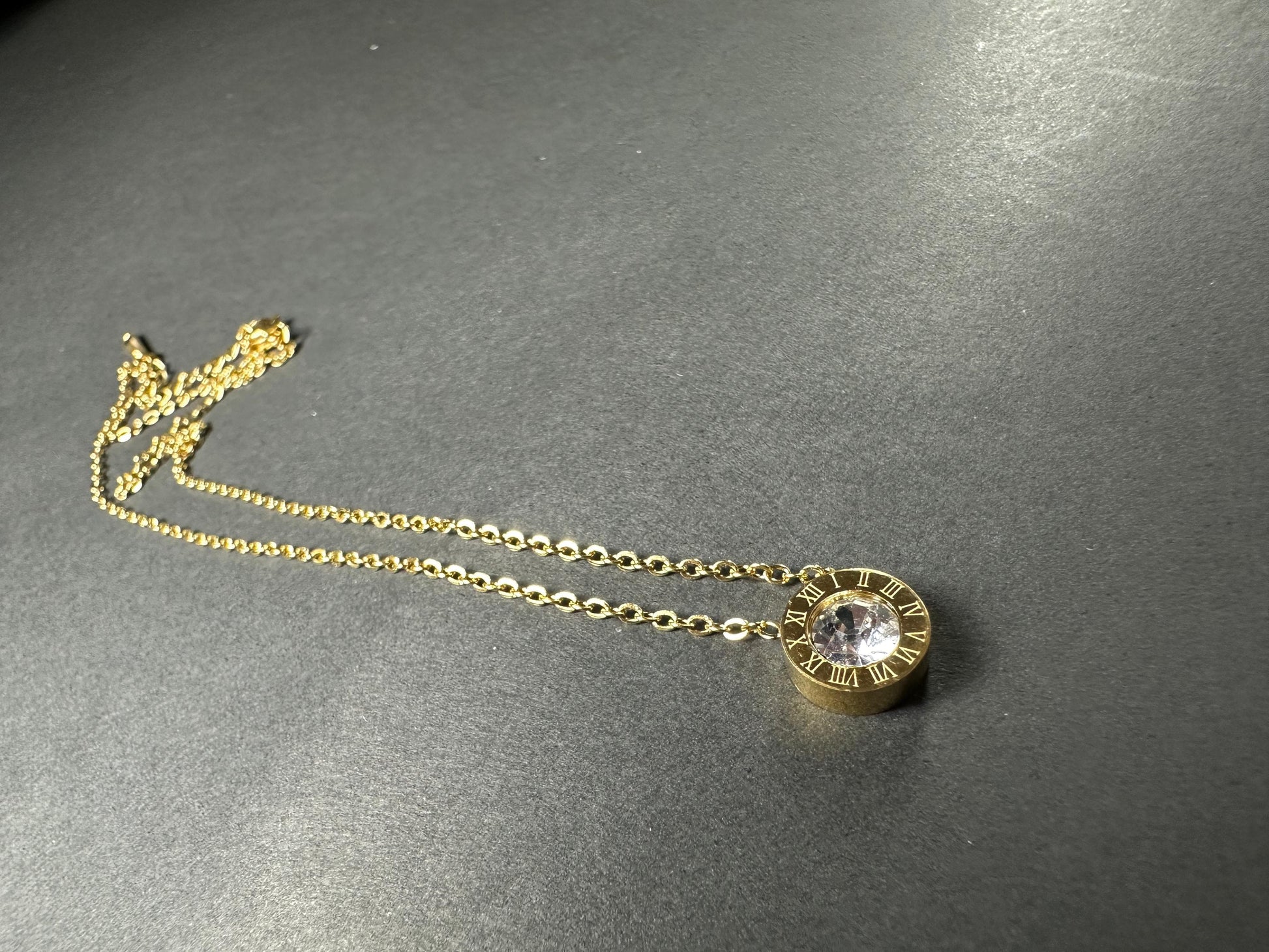 Gold chain necklace